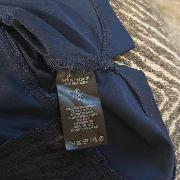 Belyn Key UPF Longsleeve, size M - Picture 11 of 11